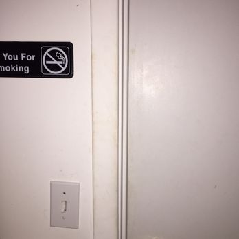 Wavecrest Resort Motel - Disgusting doorframe around the bathroom - Hotels Near Me - Montauk, New York Wavecrest Resort Motel - Disgusting doorframe around the bathroom - Hotels Near Me - Montauk, New York