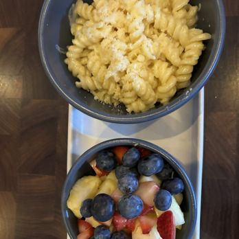 The Henry - Kids Mac & Cheese with Fresh Fruit - New American Near Me - Phoenix, Arizona The Henry - Kids Mac & Cheese with Fresh Fruit - New American Near Me - Phoenix, Arizona