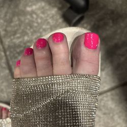 Phoenix Nail Lounge - My toe nails the day of the pedicure. There is no top coat which you can see when comparing to the manicure