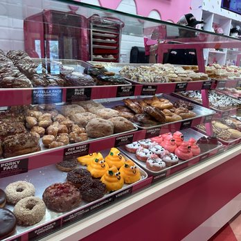 Pinkbox Doughnuts - Donuts Near Me - Primm, Nevada Pinkbox Doughnuts - Donuts Near Me - Primm, Nevada