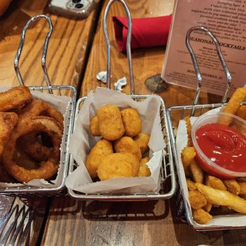 5 Star Burgers - Rings, curds, and fries - Burgers Near Me - Clayton, Missouri