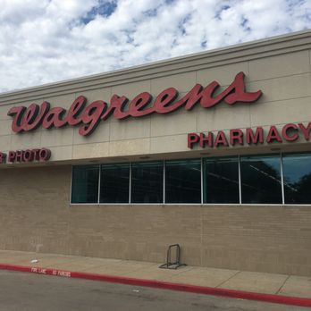 Walgreens - the front of a pharmacy - Drugstores Near Me - Fort Worth, Texas