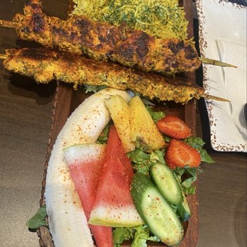 La Mama Restaurant - Chicken kabob - Mediterranean Near Me - Minneapolis, Minnesota