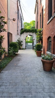 Tony's Pasta Shop & Trattoria by null