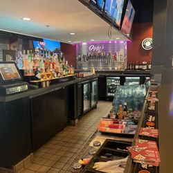 Oggi's Sports | Brewhouse |Pizza - View from the bar/counter.
