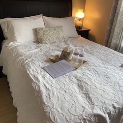 Floradora House - Complimentary water