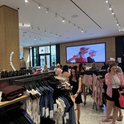 Lululemon Disney Springs - Inside