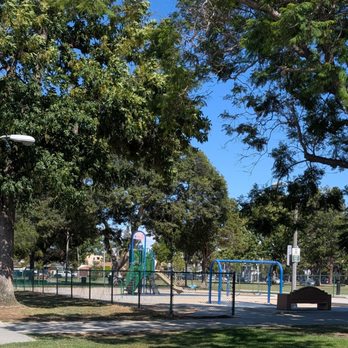 Bixby Knolls Park - Playground out in the distance - Parks Near Me - Long Beach, California Bixby Knolls Park - Playground out in the distance - Parks Near Me - Long Beach, California