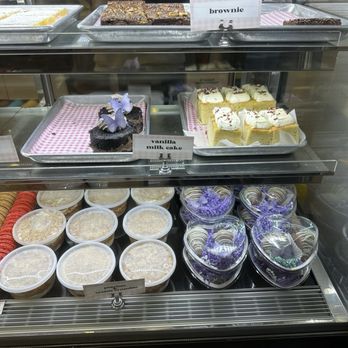 Sweetheart’s Dessert Lounge - Brownies, cakes, chocolate strawberries - Desserts Near Me - Anaheim, California Sweetheart’s Dessert Lounge - Brownies, cakes, chocolate strawberries - Desserts Near Me - Anaheim, California