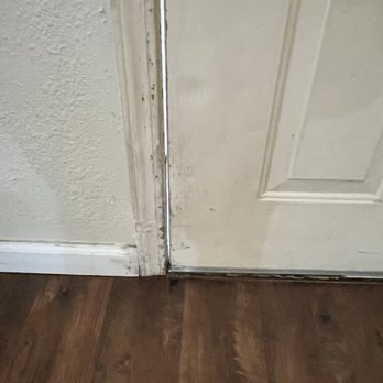 Super 8 by Wyndham Auburn - Entrance door dirty and scratched. - Hotels Near Me - Auburn, California Super 8 by Wyndham Auburn - Entrance door dirty and scratched. - Hotels Near Me - Auburn, California
