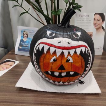 Vascular Care Specialists - Los Angeles - Halloween decor at the lobby - Vascular Medicine Near Me - Arcadia, California Vascular Care Specialists - Los Angeles - Halloween decor at the lobby - Vascular Medicine Near Me - Arcadia, California