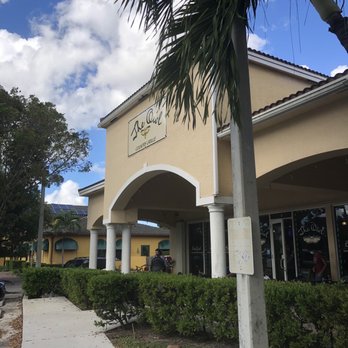 The Owl Country Grille - Outside - Breakfast & Brunch Near Me - Boynton Beach, Florida