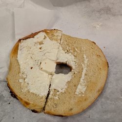 Pennisi's Deli - Cream cheese bagel