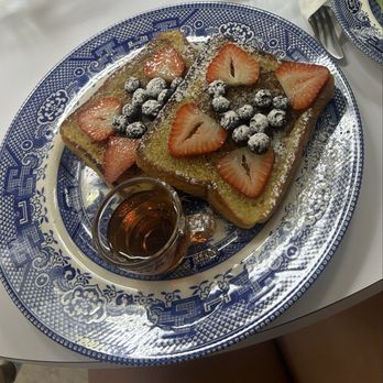 Genettis Bistro And Cafe - French toast - Breakfast & Brunch Near Me - Palos Heights, Illinois