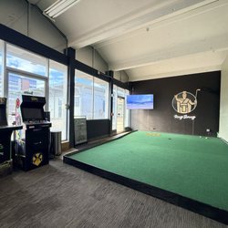 King Swing - Putting green and arcade games