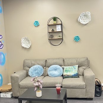 Crush It Nutrition - Sitting area aside from bar - Juice Bars & Smoothies Near Me - Niagara Falls, New York Crush It Nutrition - Sitting area aside from bar - Juice Bars & Smoothies Near Me - Niagara Falls, New York