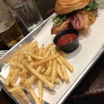 Common Theory - Bacon and blu cheese substituted with cheddar cheese - Gastropubs Near Me - San Diego, California