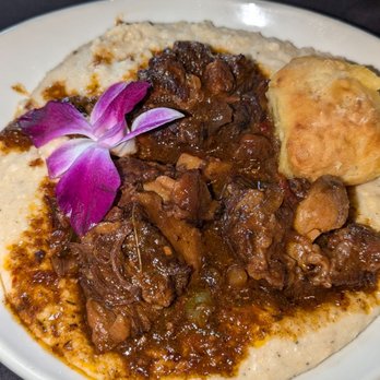 Noir Kitchen & Cocktails - Oxtails and Cheddar Grits - Soul Food Near Me - Nashville, Tennessee Noir Kitchen & Cocktails - Oxtails and Cheddar Grits - Soul Food Near Me - Nashville, Tennessee