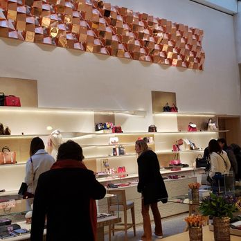 Louis Vuitton - Leather Goods Near Me - Paris, 75 Louis Vuitton - Leather Goods Near Me - Paris, 75