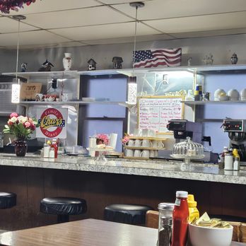 Char's Family Diner - Diners Near Me - Cairo, New York