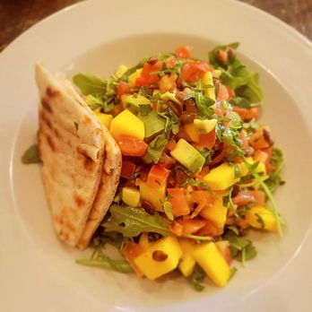 The '401 - I had the mango avocado salad. It was very good. - American Near Me - Bellaire, Texas