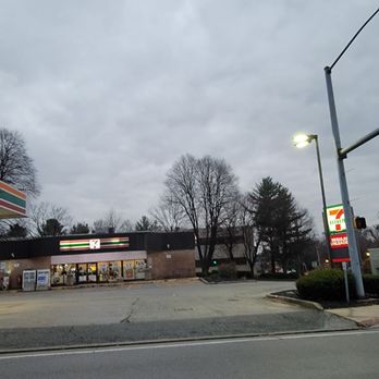 7-Eleven - Exterior - Gas Stations Near Me - Paoli, Pennsylvania