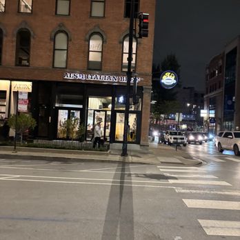 Al's Beef - Exterior - Sandwiches Near Me - Chicago, Illinois
