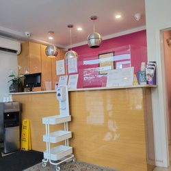 Weihong Yan OB/GYN PC - Dr. Yans waiting area