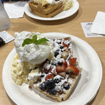 Waffle and Berry - Waffles Near Me - Honolulu, Hawaii