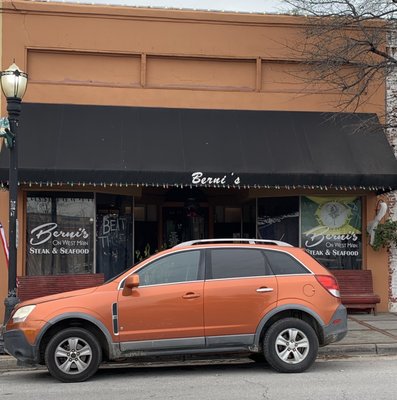 Berni's on West Main by null