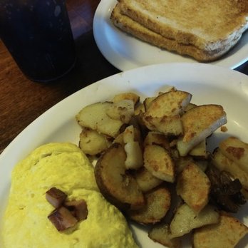 Eppies Restaurant - Diners Near Me - West Sacramento, California
