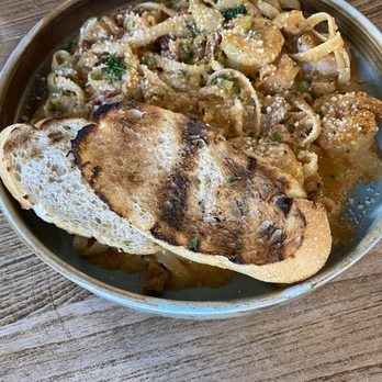 Junior Restaurant  - Lounges Near Me - Roseville, California
