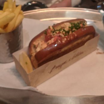 Burger & Lobster - One of the best lobster sandwiches I have ever eaten!! - American Near Me - London, XGL