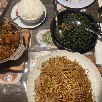 Lychee Bay - I enjoyed this meal so much that I had to have another.  This new and improved stock comes in the form of Beef Brisket and Noodles. - Chinese Near Me - London, XGL