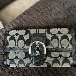 Coach Outlet - Cute wallet