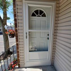 Fiberama - Our beautiful full view Larson storm door and steel entry door behind it!