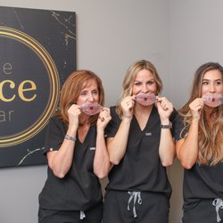 The Facebar