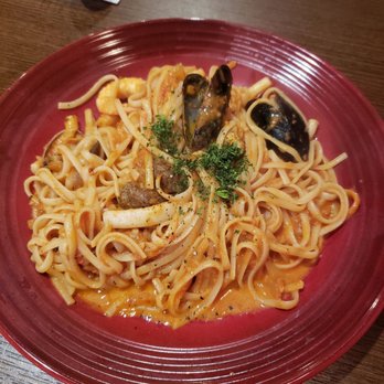 Jimoco Cafe & Pasta - Linguine al frutti di mare with rosé sauce - Italian Near Me - Coquitlam, British Columbia