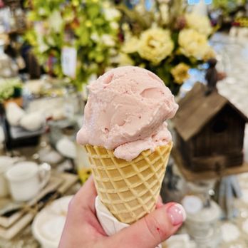 Brown Farms - Strawberry ice cream - Specialty Food Near Me - New Market, Alabama Brown Farms - Strawberry ice cream - Specialty Food Near Me - New Market, Alabama