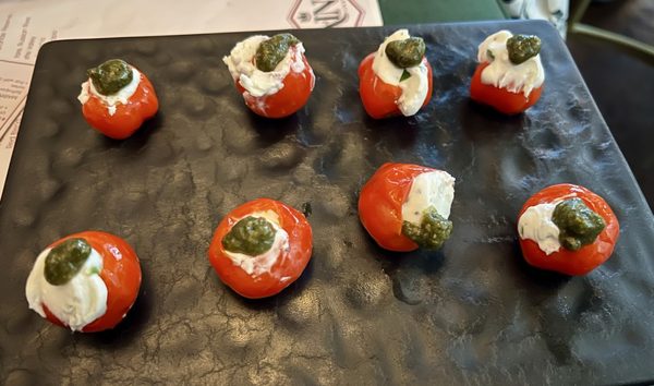 Elaine's Cocktail Kitchen by null