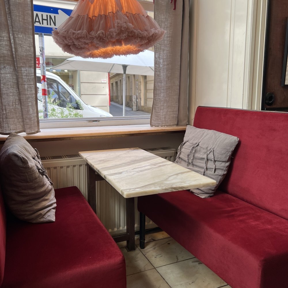 Café Diglas - Inside - Coffee & Tea Near Me - Vienna, 9 Café Diglas - Inside - Coffee & Tea Near Me - Vienna, 9