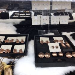 Grizzly's Leather - Native American crafted jewelry.