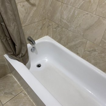 Verde Valley Inn - Shower/tub - Hotels Near Me - Cottonwood, Arizona Verde Valley Inn - Shower/tub - Hotels Near Me - Cottonwood, Arizona