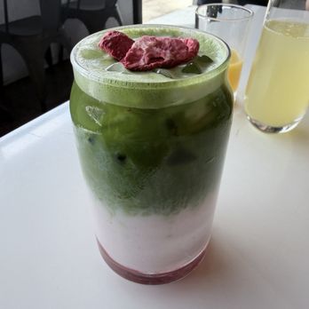Zuzu’s Petals - Strawberry Pistachio Matcha - Breakfast & Brunch Near Me - Long Beach, California Zuzu’s Petals - Strawberry Pistachio Matcha - Breakfast & Brunch Near Me - Long Beach, California