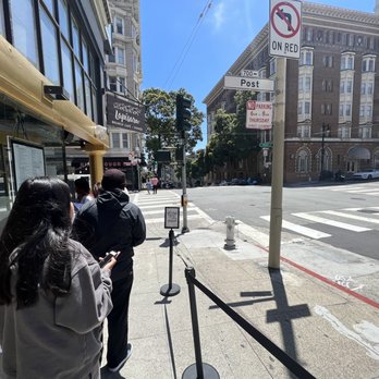 Lapisara Eatery - Outside waiting area - Breakfast & Brunch Near Me - San Francisco, California