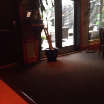 Earls Kitchen + Bar - Patio never open at earls anymore so we will sit inside and get shitty service - Canadian (New) Near Me - Red Deer, Alberta