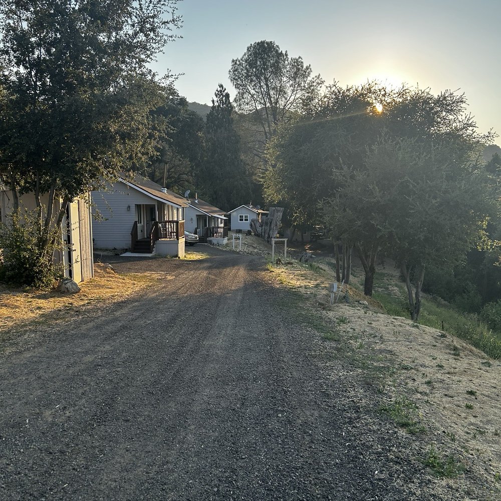 Hideout Mountain Lodge - Hotels Near Me - Santa Ysabel, California