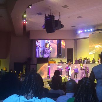 Silverlake Church - First Lady singing a solo - 1st Sunday of the month - Churches Near Me - Pearland, Texas