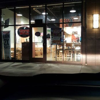 Jersey Mike's Subs - Close at 9pm...but why is it 8:45...cause they don't really want to serve you. - Delis Near Me - Kent, Washington