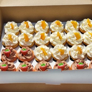 Lil Bites Bakery - Mango cake with Vanilla buttercream icing.. and Strawberry cake with Chocolate buttercream icing - Caterers Near Me Lil Bites Bakery - Mango cake with Vanilla buttercream icing.. and Strawberry cake with Chocolate buttercream icing - Caterers Near Me